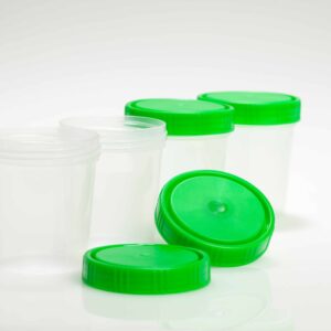 Plastbeger med grønt lokk
